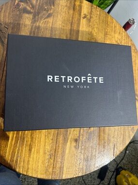 Retrofête Black Box with White RETROFÊTE Logo